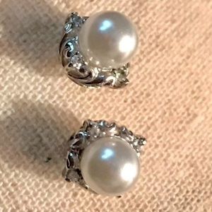 Pearl & Carved SS Stud Earrings
